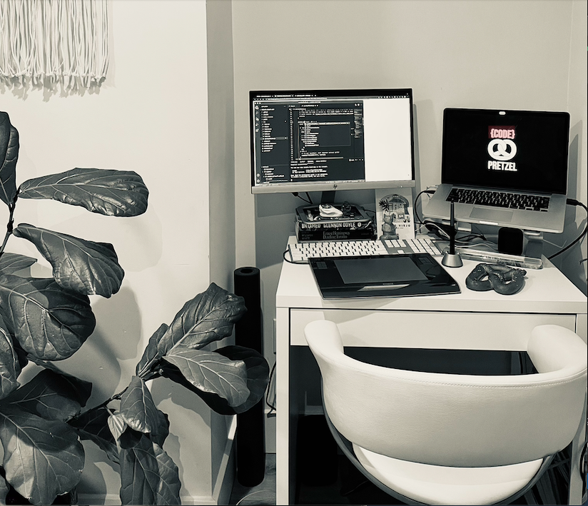 DeskPhoto
